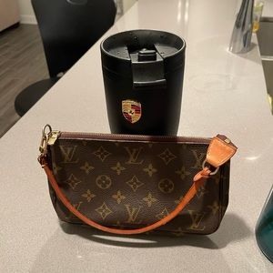 Authentic Louis Vuitton pochette accessories monogram